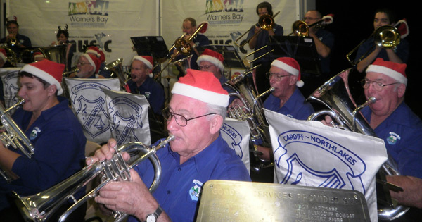 Band members in a Christmas mood play Christmas Crackers